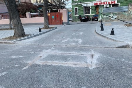 На пересечении улицы Софиевской и спуска Маринеско меняют газопровод (фото, видеокомментарий)