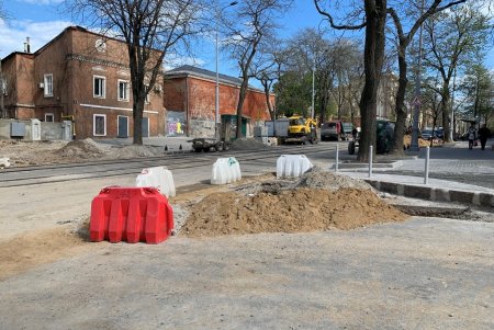 На пересечении улицы Софиевской и спуска Маринеско меняют газопровод (фото, видеокомментарий)