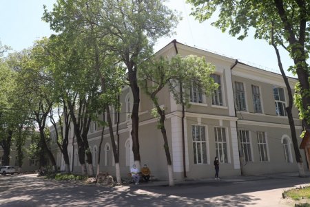 Две одесские больницы получили специальные герметичные боксы для перевозки пациентов с коронавирусом (фото)