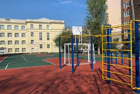 Современную спортплощадку обустроили на территории школы № 122 (фото)