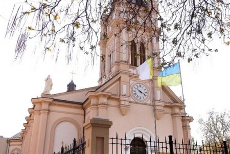 Римско-католический кафедральный собор на Екатерининской - один из самых красивых в городе (фоторепортаж)