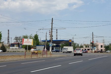 На улицах с интенсивным движением устанавливают новый светофор и обновляют дорожную разметку(фото)