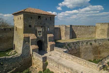 Благодаря системе укреплений стена Белгород-Днестровской крепости больше не оседает в лиман (фото)