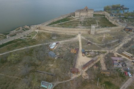 Благодаря системе укреплений стена Белгород-Днестровской крепости больше не оседает в лиман (фото)