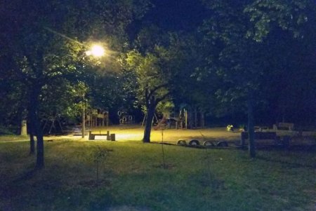 Впервые за свою историю сквер Старостина стал освещенным (фото)