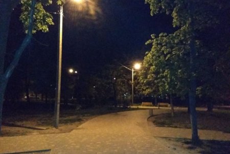 Впервые за свою историю сквер Старостина стал освещенным (фото)