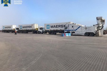 Партию кокаина на 200 миллионов гривен, спрятанную в контейнере с бананами, обнаружили в порту «Южный» (фото)