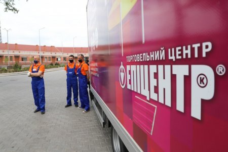 Одесской инфекционной больнице передали 50 тысяч масок, костюмы и защитные очки для врачей (фото, видео)