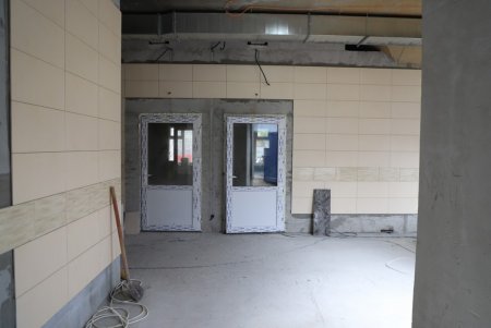 Одесской инфекционной больнице передали 50 тысяч масок, костюмы и защитные очки для врачей (фото, видео)
