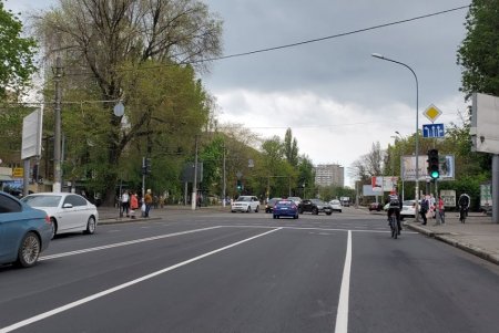 На большей части Фонтанской дороги обновлена дорожная разметка (фото)