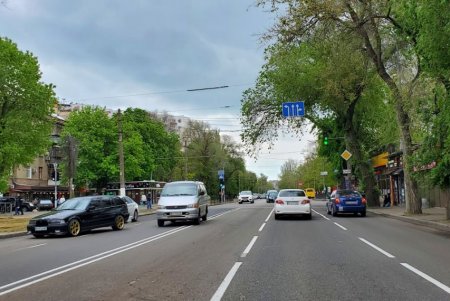 На большей части Фонтанской дороги обновлена дорожная разметка (фото)