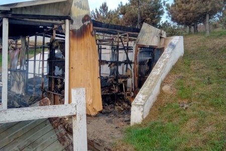 Пожар на побережье в Черноморске: местные жители говорят о поджоге (фото)