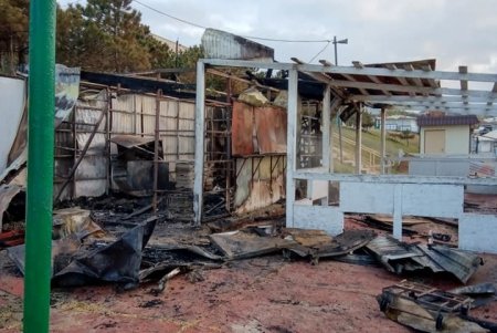 Пожар на побережье в Черноморске: местные жители говорят о поджоге (фото)
