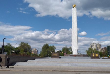 Ко Дню Победы коммунальщики приводят в порядок места памяти (фото) 