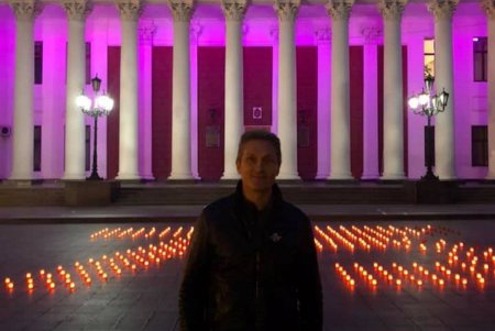 Накануне Дня Победы в Одессе зажгли памятные свечи (фото)