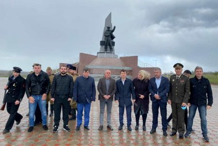 Накануне Дня Победы в Одессе зажгли памятные свечи (фото)