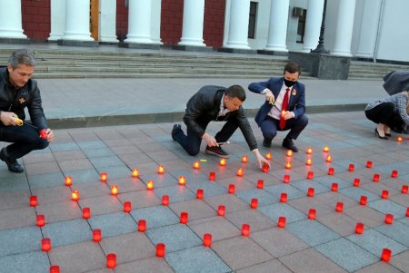 Свеча памяти: посвящается 75-летию Победы над нацизмом во Второй мировой войне (фоторепортаж) 