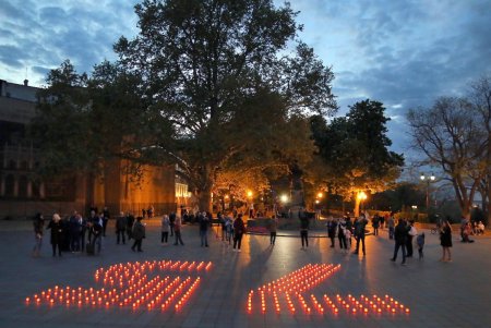 Свеча памяти: посвящается 75-летию Победы над нацизмом во Второй мировой войне (фоторепортаж) 