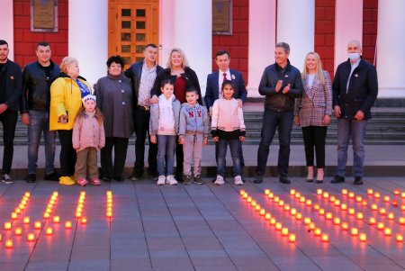Свеча памяти: посвящается 75-летию Победы над нацизмом во Второй мировой войне (фоторепортаж) 