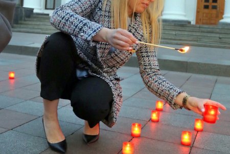 Свеча памяти: посвящается 75-летию Победы над нацизмом во Второй мировой войне (фоторепортаж) 