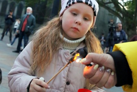 Свеча памяти: посвящается 75-летию Победы над нацизмом во Второй мировой войне (фоторепортаж) 