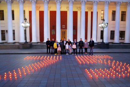 Свеча памяти: посвящается 75-летию Победы над нацизмом во Второй мировой войне (фоторепортаж) 