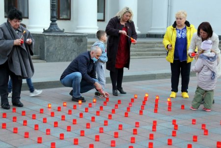 Свеча памяти: посвящается 75-летию Победы над нацизмом во Второй мировой войне (фоторепортаж) 