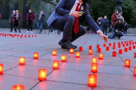 Свеча памяти: посвящается 75-летию Победы над нацизмом во Второй мировой войне (фоторепортаж) 