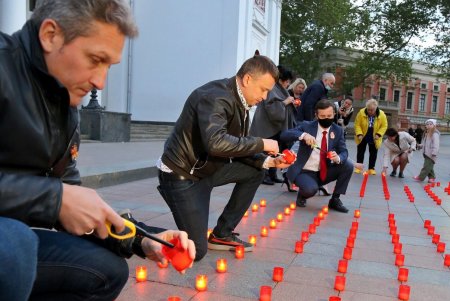 Свеча памяти: посвящается 75-летию Победы над нацизмом во Второй мировой войне (фоторепортаж) 
