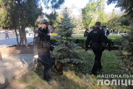 Около тысячи одесских полицейских и гвардейцев следят за порядком у мемориальных комплексов (фото, видео) 