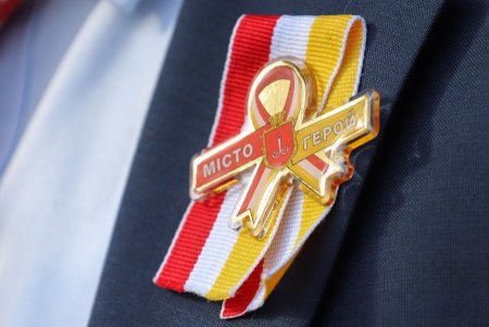 Одесский городской голова возложил цветы на Аллее Славы (фото)