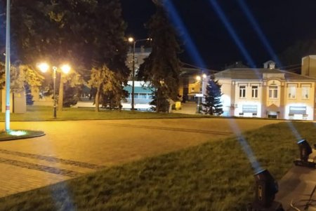 Одесса присоединилась к акции в поддержку культурной индустрии в период карантина: прожекторы осветили небо возле Дюка (фото)
