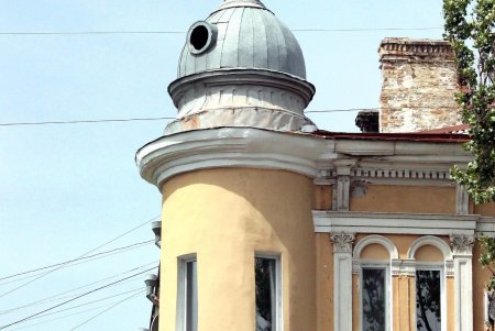 Прогулка по Базарной: исторические здания и современные высотки старинной улицы (фоторепортаж) 
