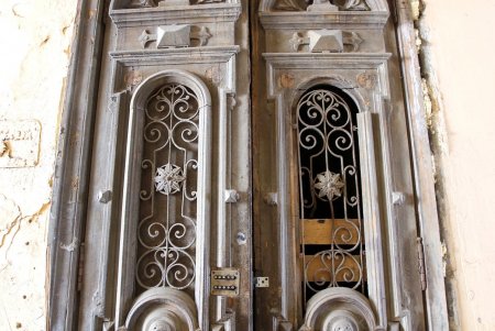 Прогулка по Базарной: исторические здания и современные высотки старинной улицы (фоторепортаж) 
