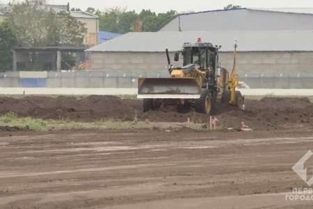 Стройка новой взлетно-посадочной полосы в Одесском аэропорту почти закончена: ее откроют в июне