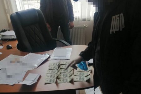 ГБР сообщило о подозрении во взяточничестве двум чиновникам Одесской таможни (фото)