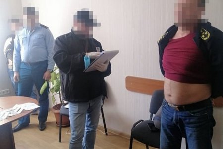 ГБР сообщило о подозрении во взяточничестве двум чиновникам Одесской таможни (фото)