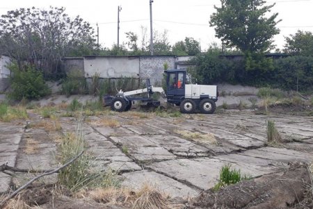 Буферный пруд на Балковской очищают от наносов