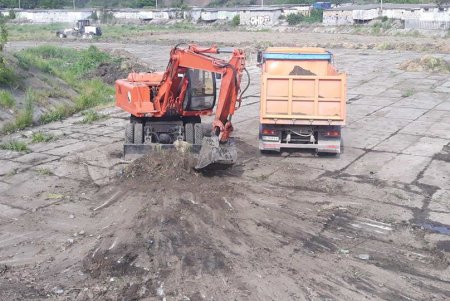 Буферный пруд на Балковской очищают от наносов