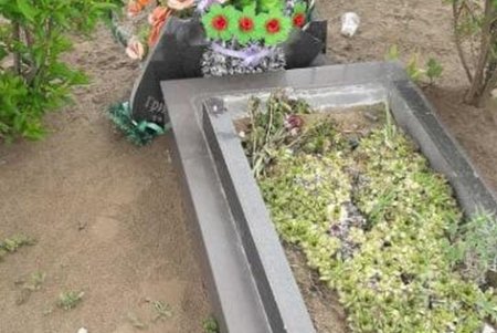 В Раздельнянском районе 19-летний вандал разрушил более десяти могил (фото)