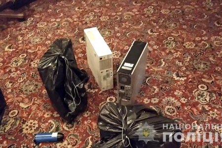 Два онлайн-казино подпольно работали на Таирова (фото, видео)