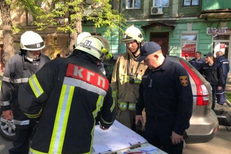 В центре Одессы обрушилась стена жилого дома (фото, видео)