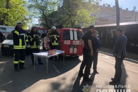 Полицейские обеспечивают правопорядок на месте разрушения дома на улице Торговой (фото, видео, обновлено)