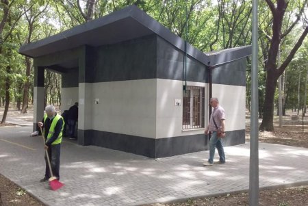 Коммунальщики привели в порядок еще три городских бювета
