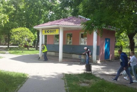 Коммунальщики привели в порядок еще три городских бювета