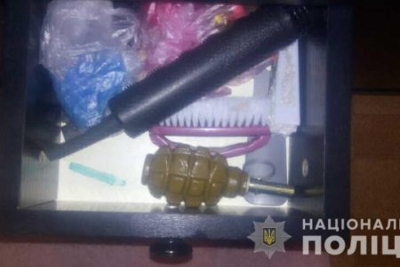 Гранаты и ружья: в Ренийском районе преступная группировка пыталась запугать предпринимателей с помощью оружия (фото, видео) 