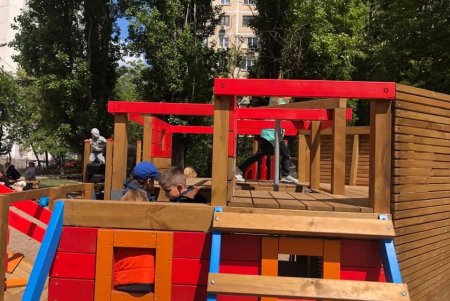 Новый игровой комплекс с элементами инклюзии появился на Таирова (фото)
