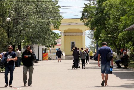 Прохладный майский день в Лузановке (фоторепортаж)