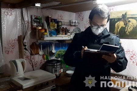 Бил ножом в шею, голову, грудь: жителя Приморского района подозревают в убийстве родного брата (фото, видео)