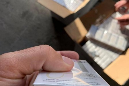 В Черноморском порту ликвидировали международный канал контрабанды сигарет: стоимость партии — около 70 млн. грн. (фото, видео)